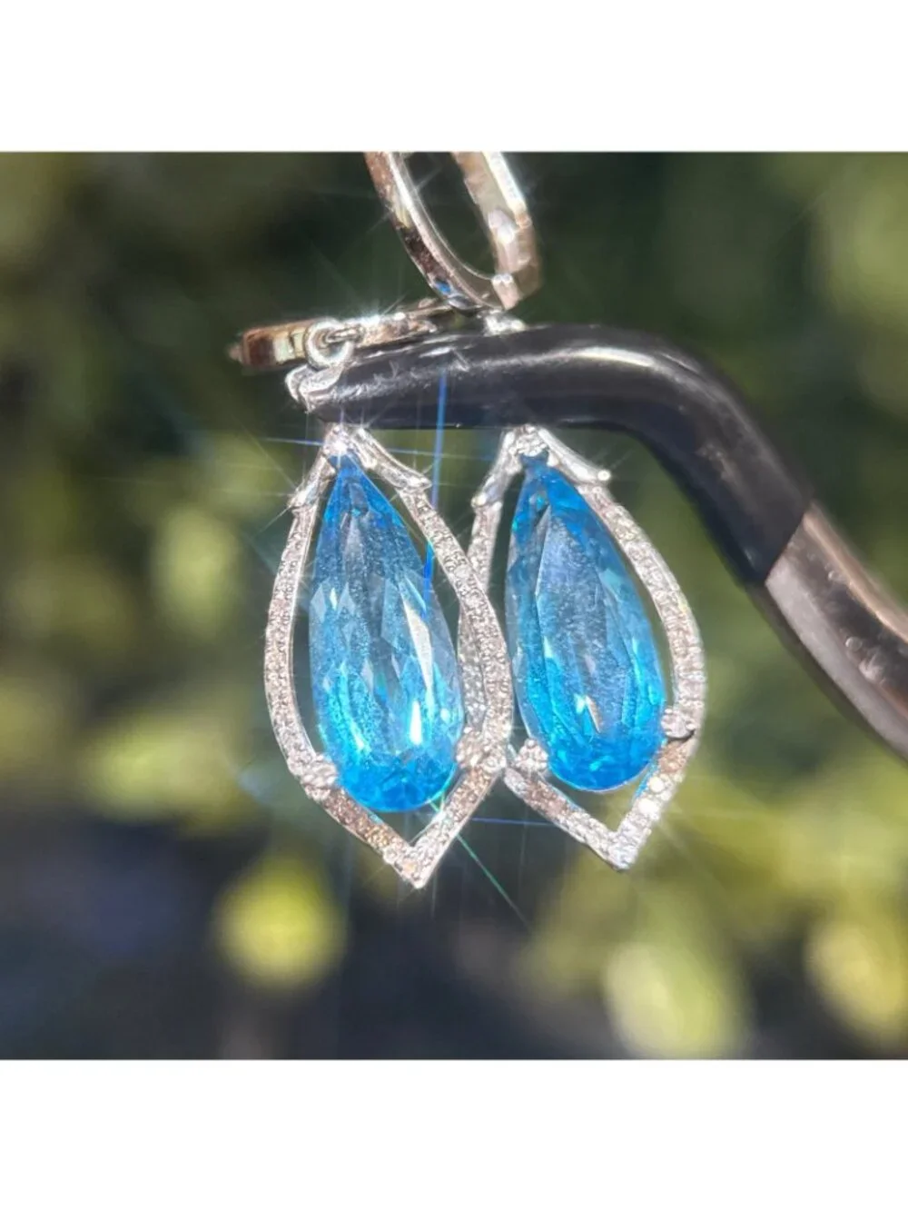 Stunning 14K Gold Blue Topaz/Diamonds Dangle‎ Earrings